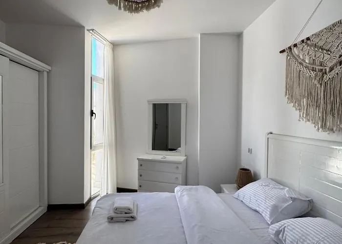 Apartment Sholan 1 Boho Chic 1br By The Pool